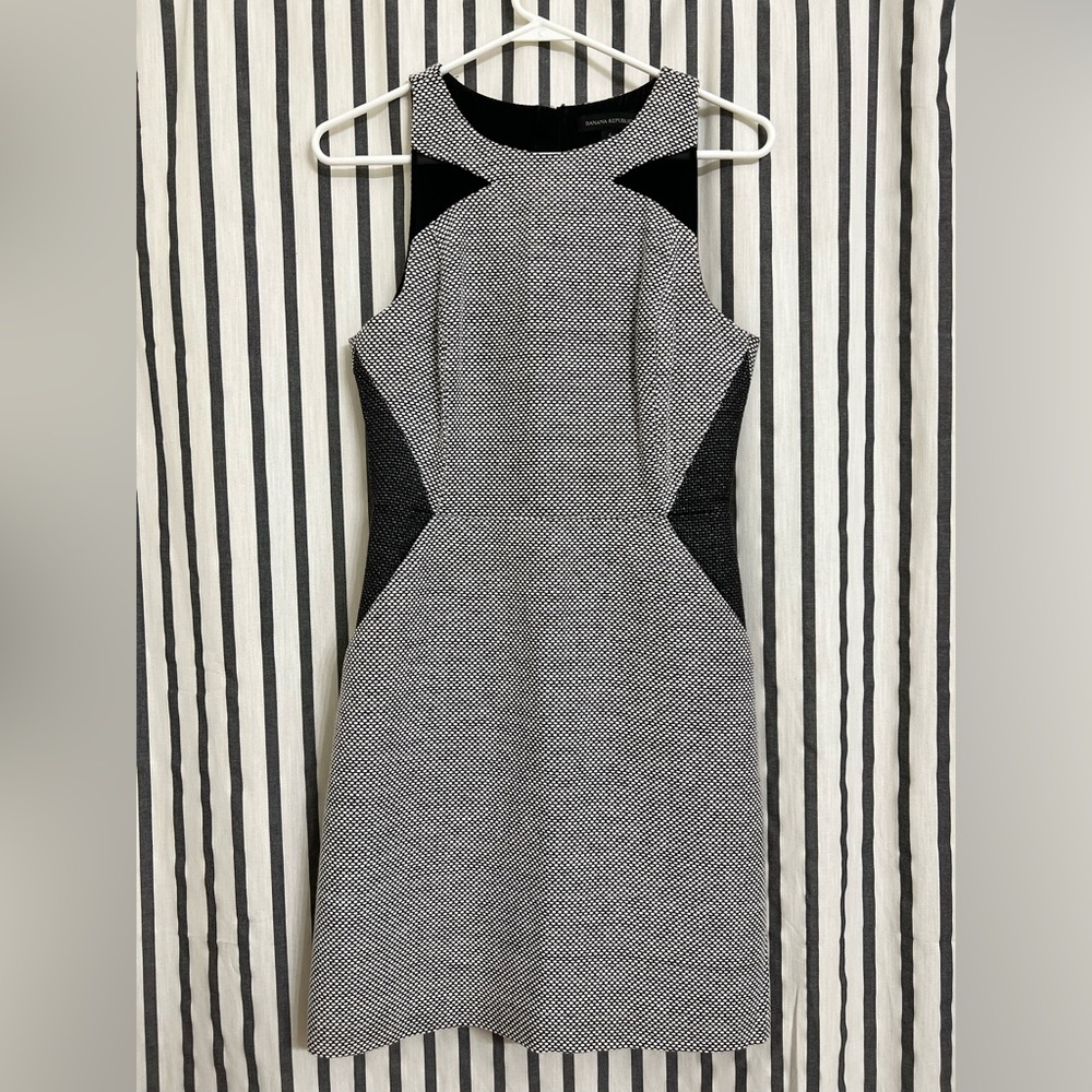 Size 4 Banana Republic Sheath Dress with Pockets
